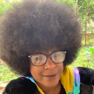 Meet your Posher, Leah